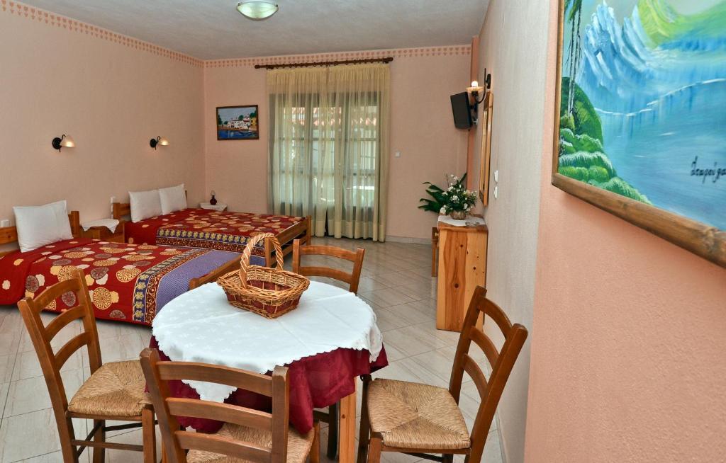 Aris Junior Studio & Apartments ネオ・キリマ 部屋 写真