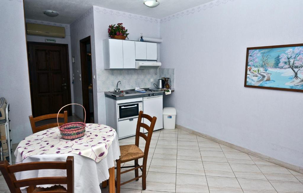 Aris Junior Studio & Apartments ネオ・キリマ エクステリア 写真